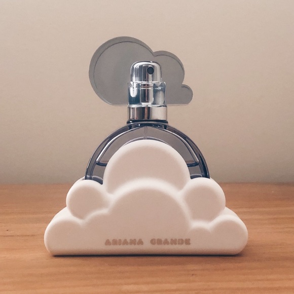 SOLD - Ariana Grande Cloud Perfume - Picture 2 of 5